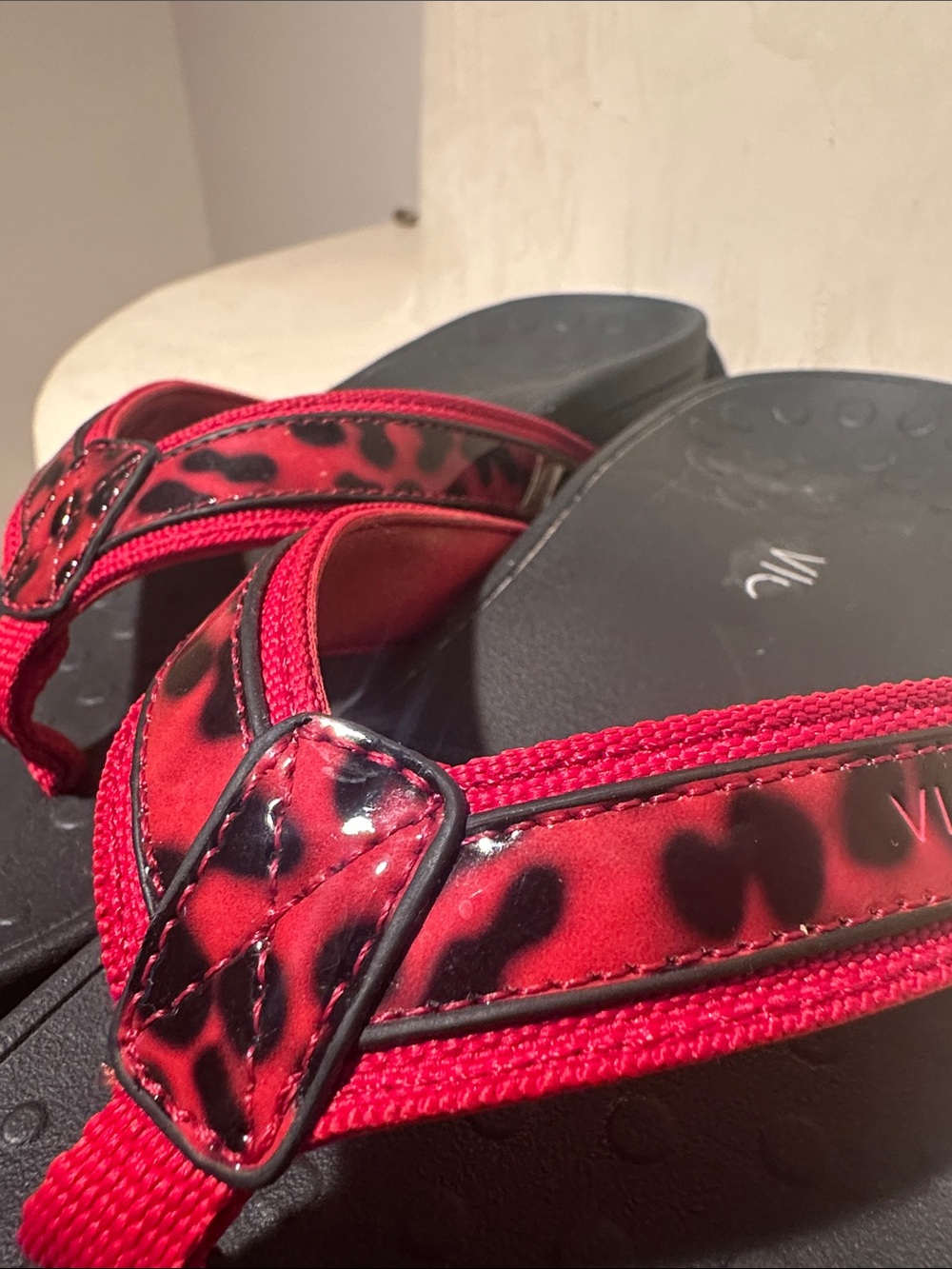 Red Accent Black Platform Flip Flops - Picture 3 of 8